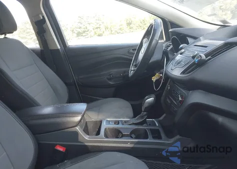 2017 Ford Escape S z USA, uszkodzony, nr VIN 1FMCU0F77HUC35615